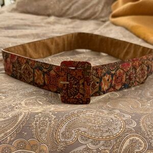 Elegant Floral Buckle Belt
